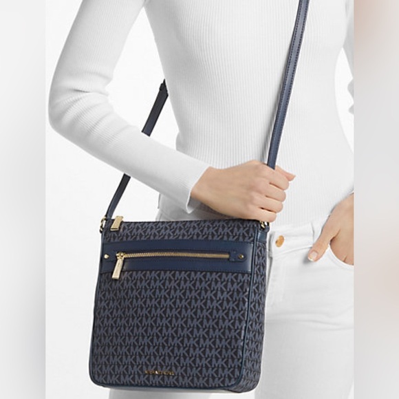 MICHAEL KORS Jet Set Signature Logo Print Woven Crossbody Navy Bag AUTHENTIC NWT - Picture 2 of 5